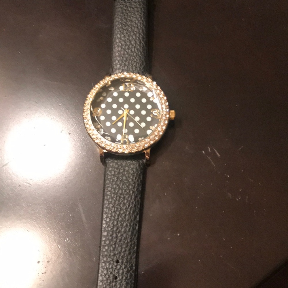 Watch black with gold
